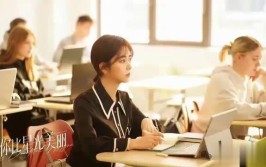 你比星光美丽：纪星“吃瓜”韩廷被儿子揭“老底”！让你吃瓜没让你揭我老底
